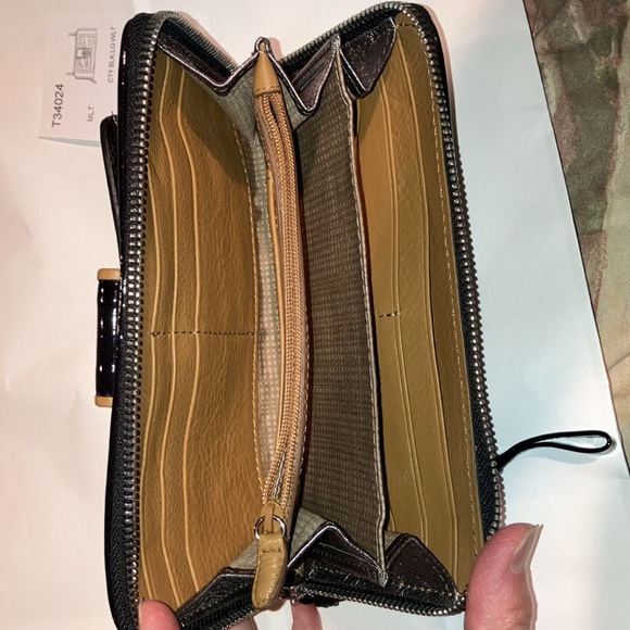 BRIGHTON Wallet new with tag $165. - Picture 3 of 4